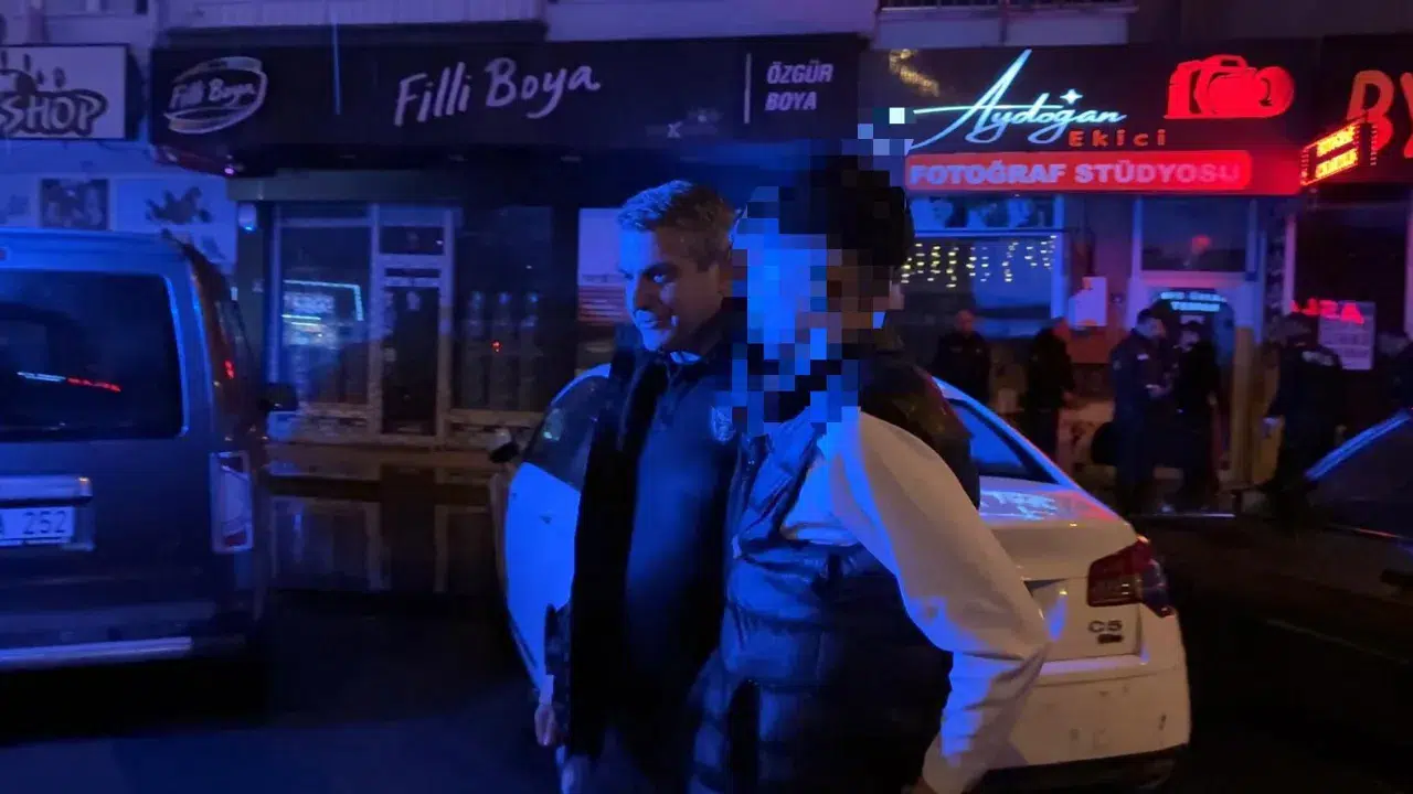 Kayseri'de sokakta tüfekle dolaşan çocuk yakalandı