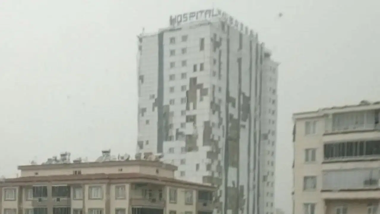 Gaziantep'te sağanak yağış : Bossan Hastanesi zarar gördü