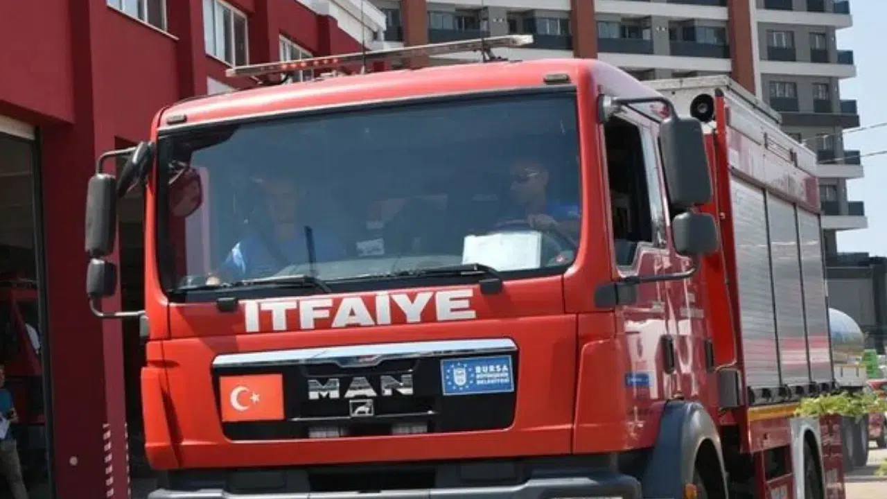 Bursa-Ankara yolunda seyir halindeki araç alev aldı