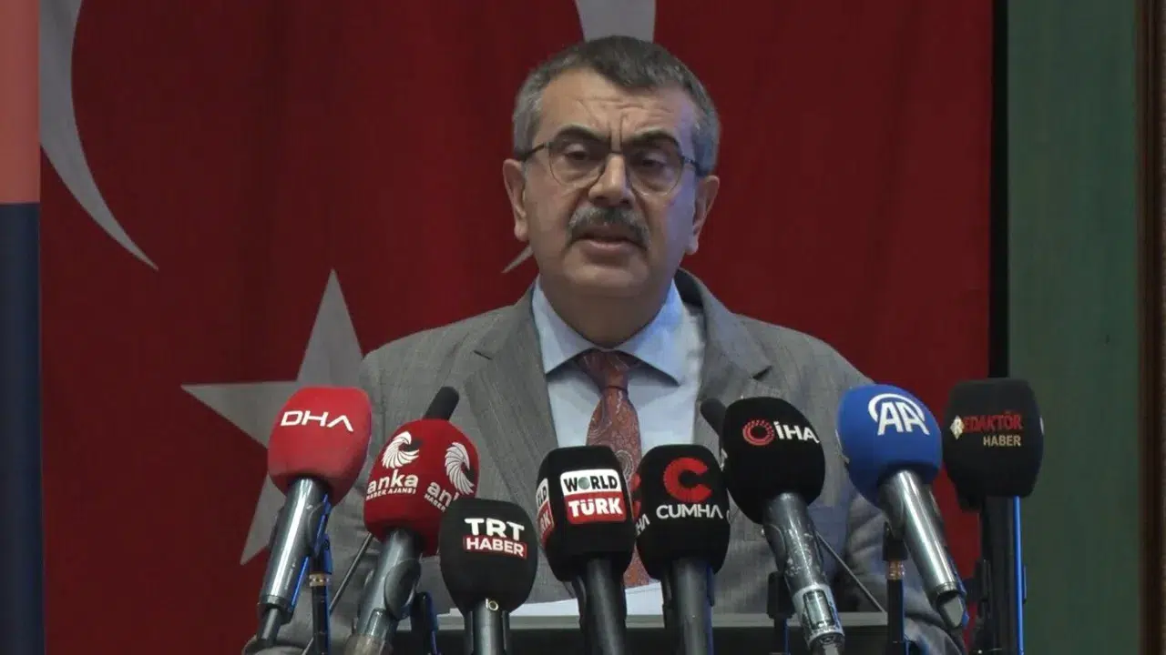Bakan Tekin’den teknoloji ve eğitim mesajı : Dijital çağda değerlerimizi korumalıyız