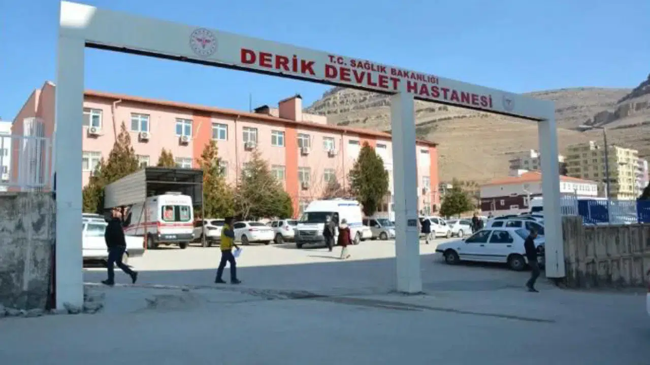 Mardin Derik'te geri manevra yapan aracın altında kalan çocuk öldü