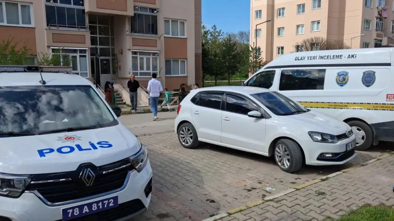 Karabük'te bir kişi, yalnız yaşadığı evinde ölü bulundu