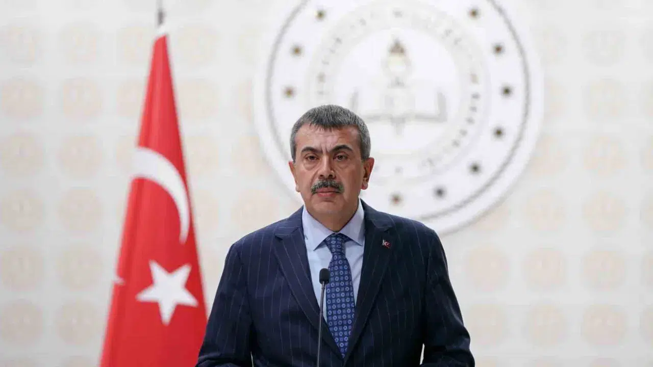 Bakan Tekin'den Almina Ağaoğlu için taziye