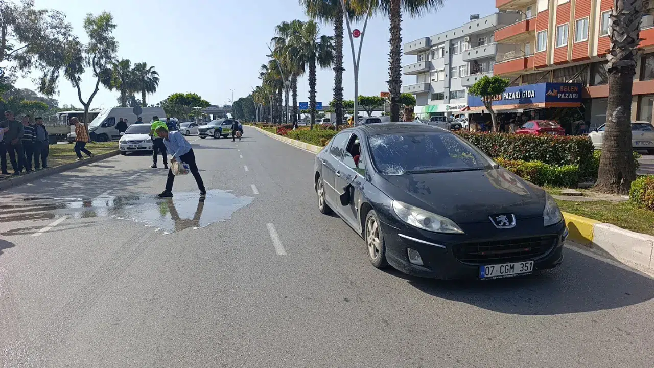 Manavgat’ta otomobilin çarptığı yaya ağır yaralandı