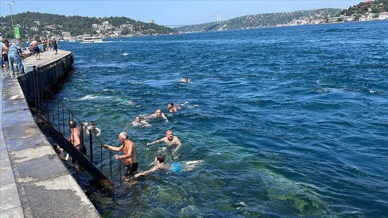 İstanbul’da bahar havası : 20 dereceyi gören sahile akın etti