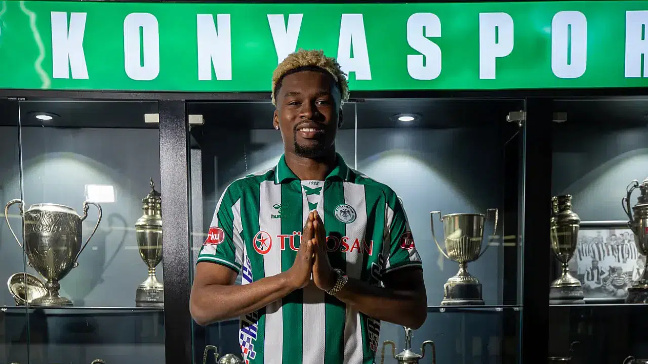 Konyaspor teknik ekibi Adamo Nagalo'yu hastanede ziyaret etti