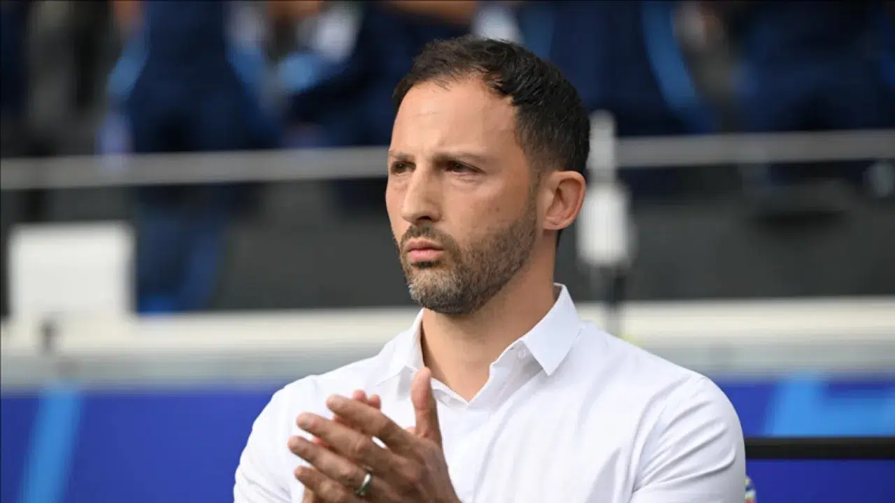 İtalyan Teknik Direktör Domenico Tedesco, İstanbul'dan ayrıldı