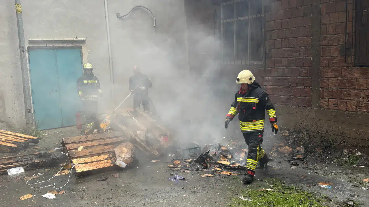 Ordu'da atık malzemelerin olduğu alanda yangın