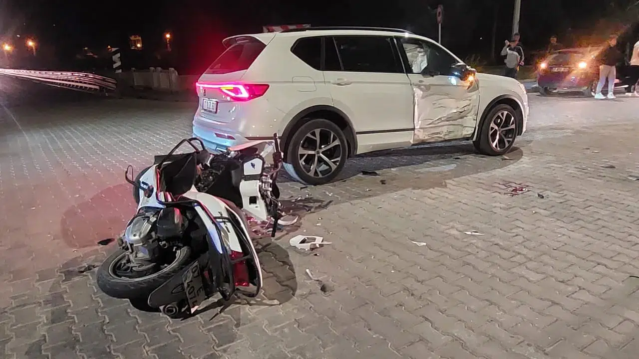 Gazipaşa’da motosiklet ile otomobil çarpıştı : Sürücü ağır yaralandı