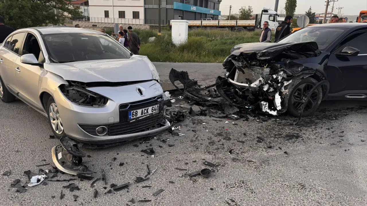 Aksaray'da zincirleme trafik kazası : 4 yaralı