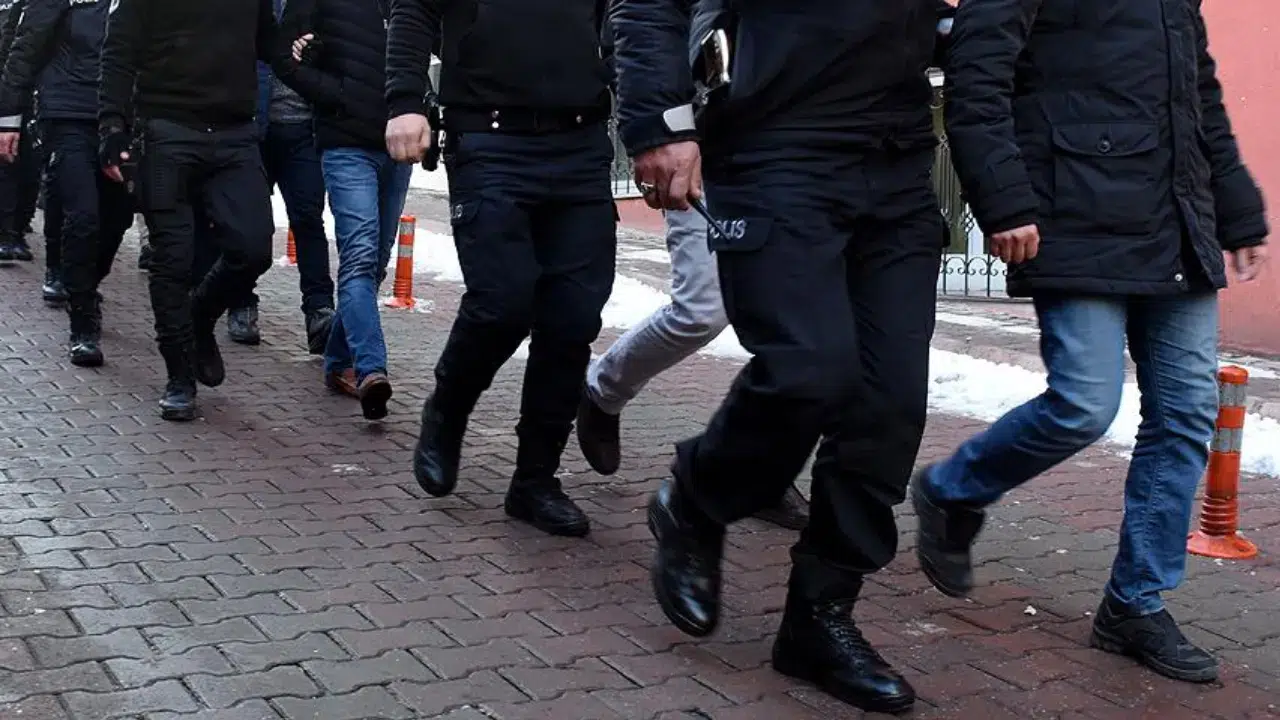 Gaziantep'te suç örgütü ve uyuşturucu operasyonu : 21 kişi yakalandı