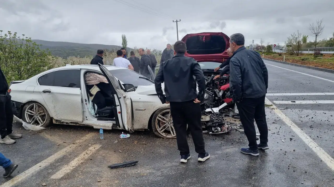 Konya'da kaza : 4 kişi yaralandı