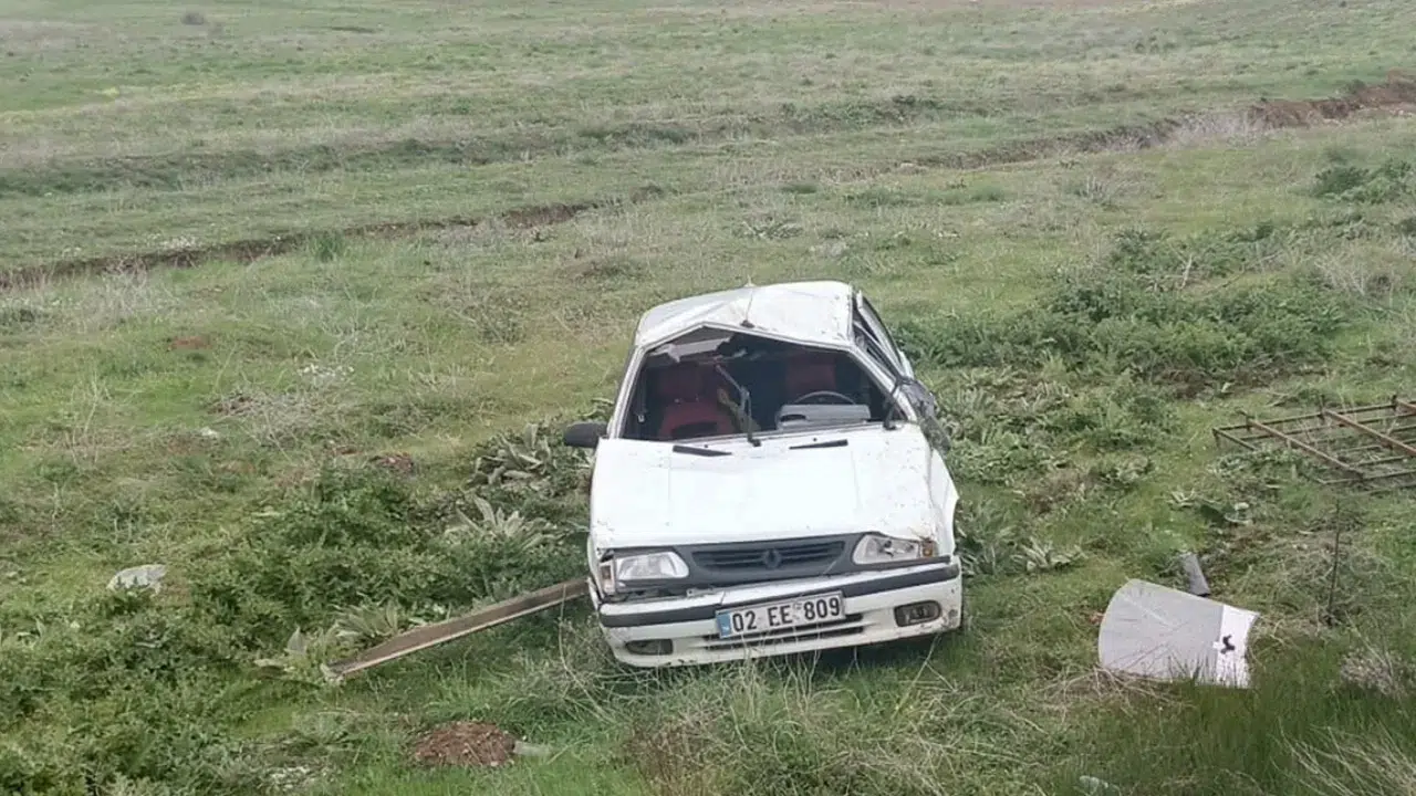 Malatya'da otomobil devrildi : 6 kişi yaralandı