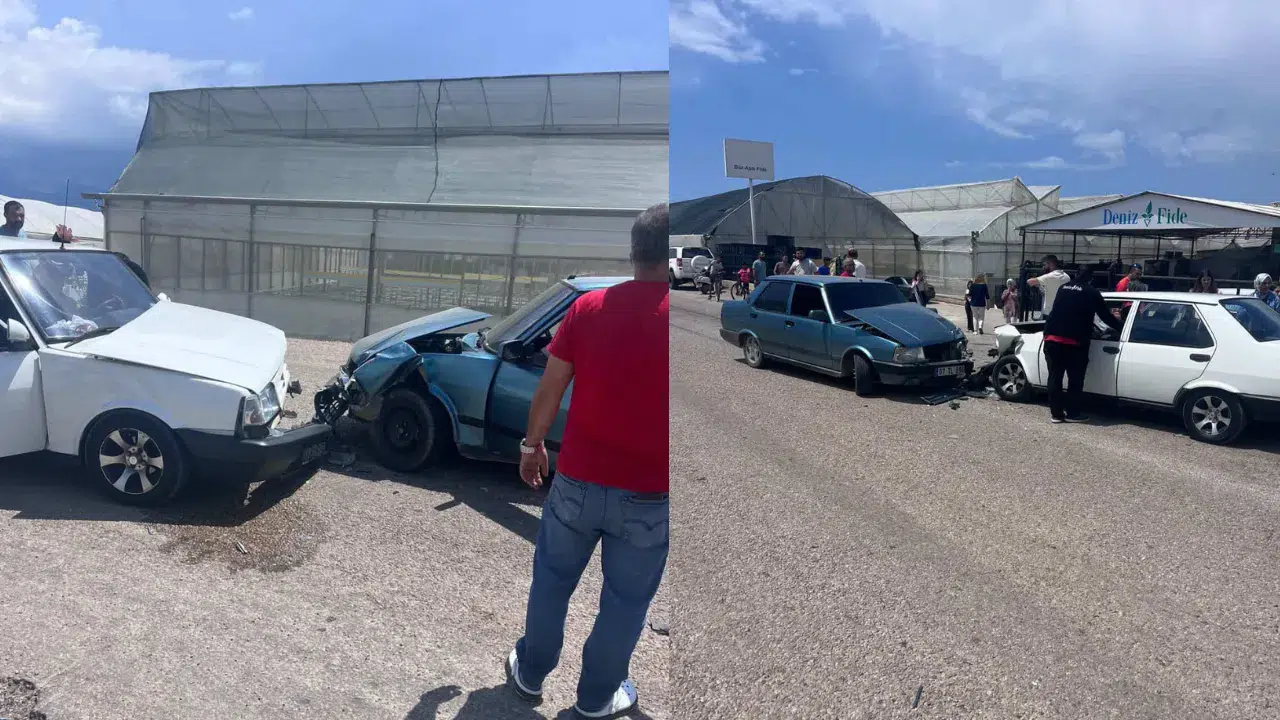 Antalya'da 2 araç kafa kafaya çarpıştı : 3'ü hafif 4 yaralı