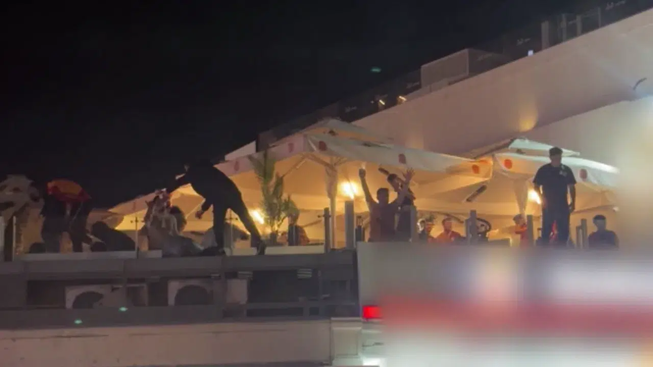 Taksim'de Galatasaray'ın şampiyonluğu kutlandı : 1 kişi yaralandı