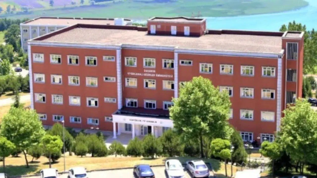 Sakarya Uygulamalı Bilimler Üniversitesi 10 akademik personel alacağını duyurdu