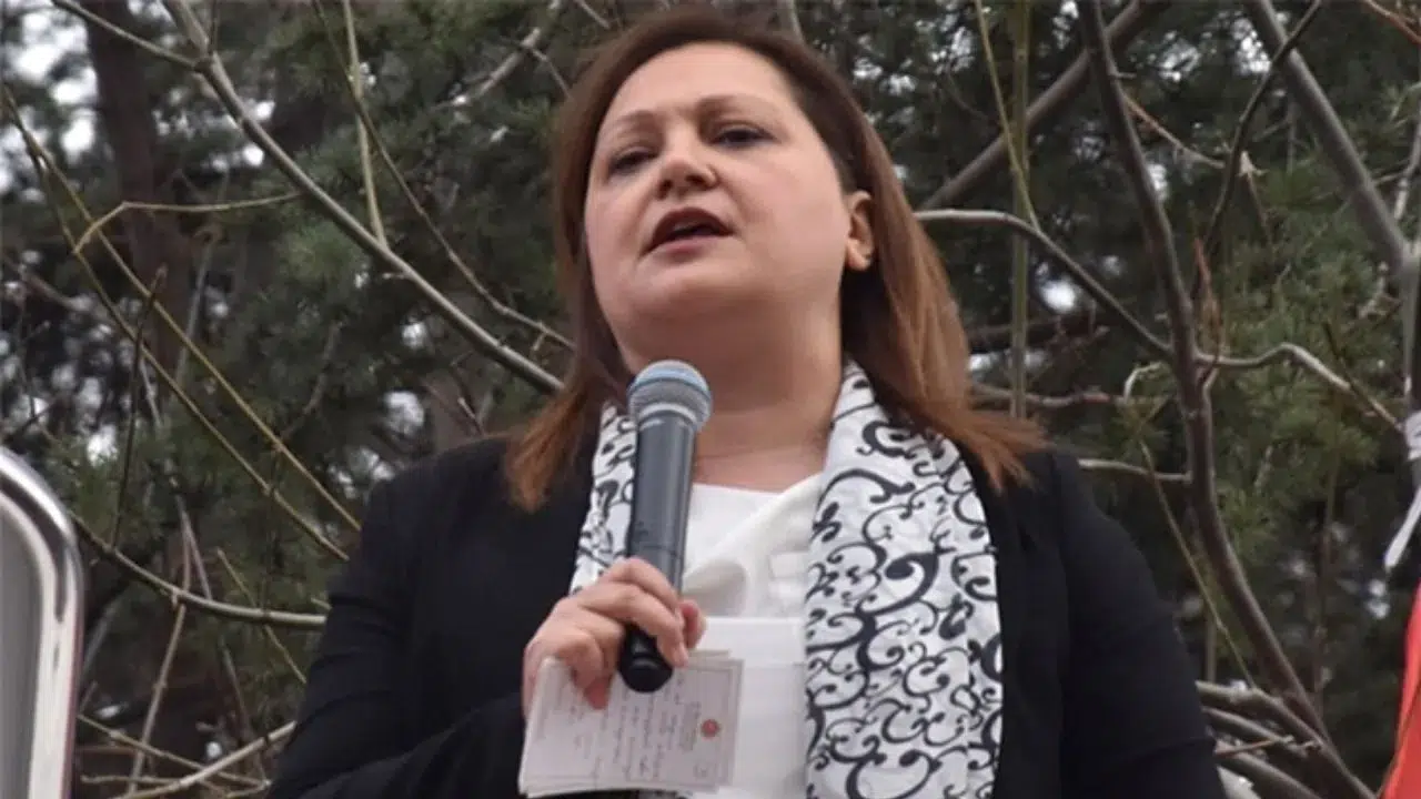 Afyonkarahisar Belediye Başkanı Burcu Köksal AK Parti’ye katıldı