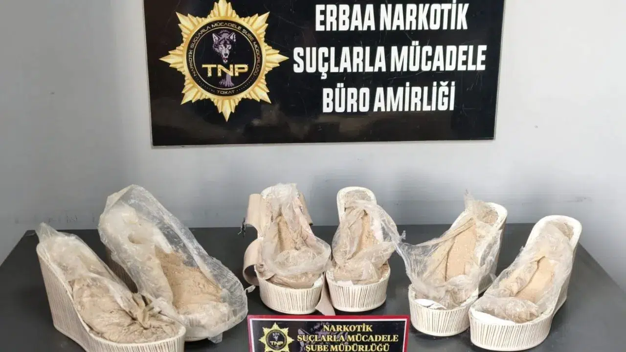 Tokat'ta uyuşturucu operasyonu : Topuk ayakkabıdan 1.6 kilogram eroin çıktı