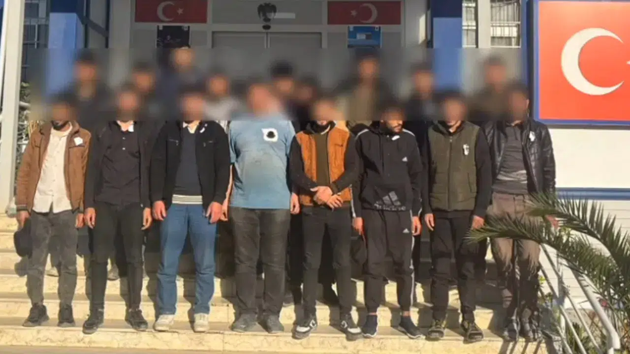 Hatay'da 16 kaçak göçmen yakalandı