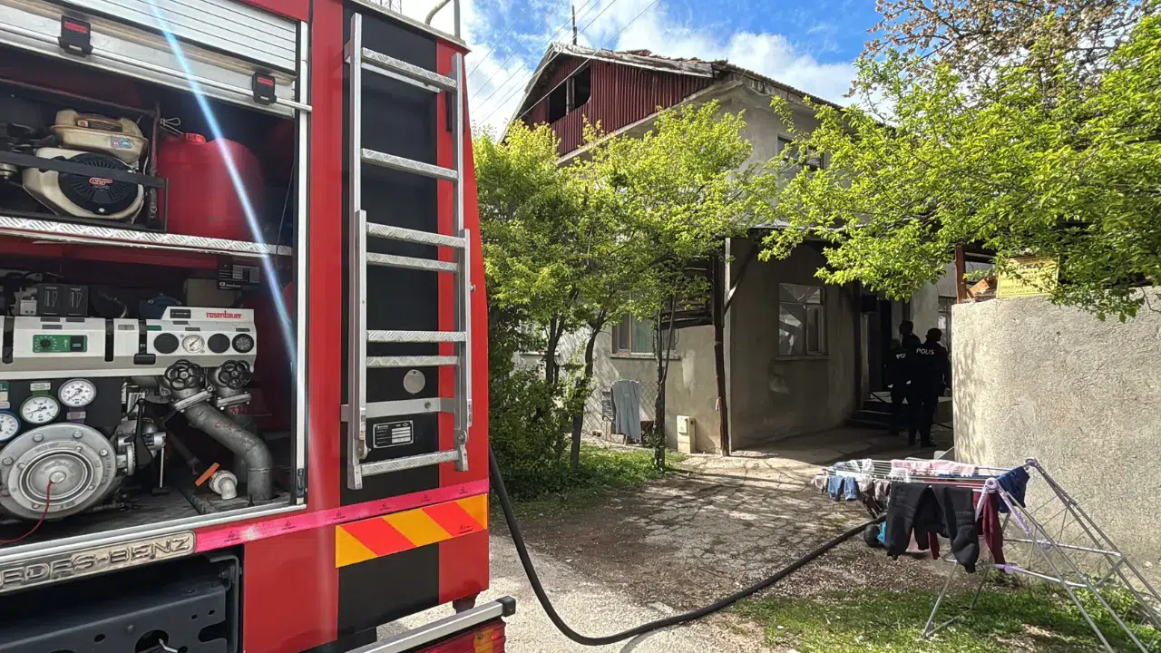 Bolu'da bir evin banyosunda yangın çıktı
