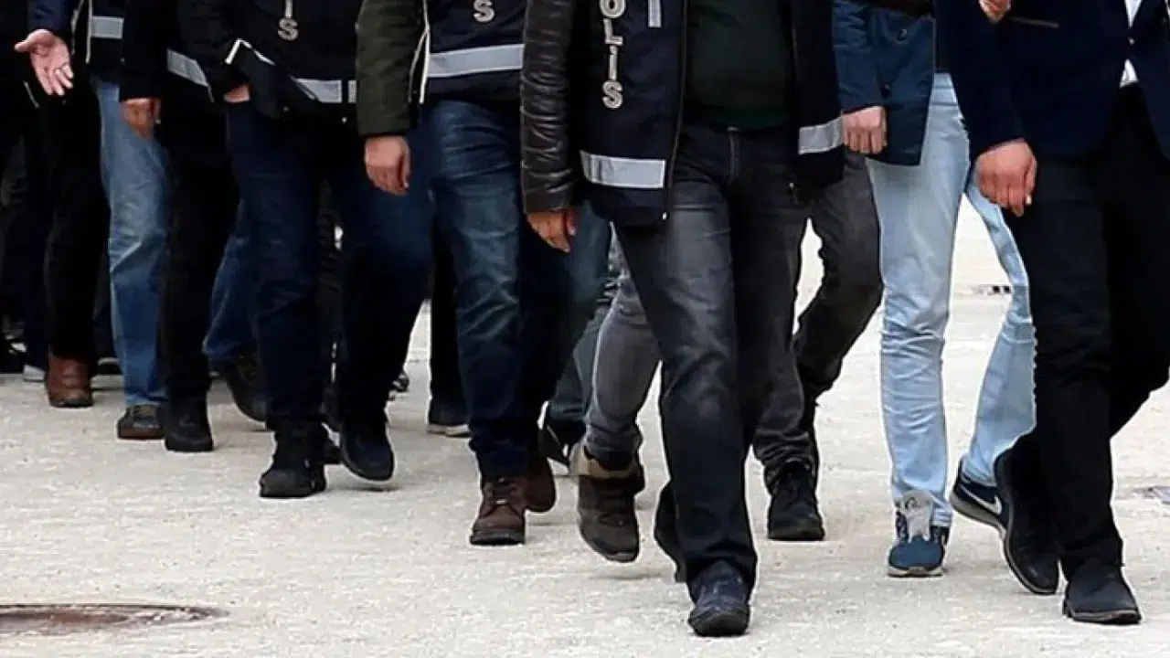 Ankara merkezli 6 ilde 'Ruhsuzlar' operasyonu : 6 şüpheli tutuklandı