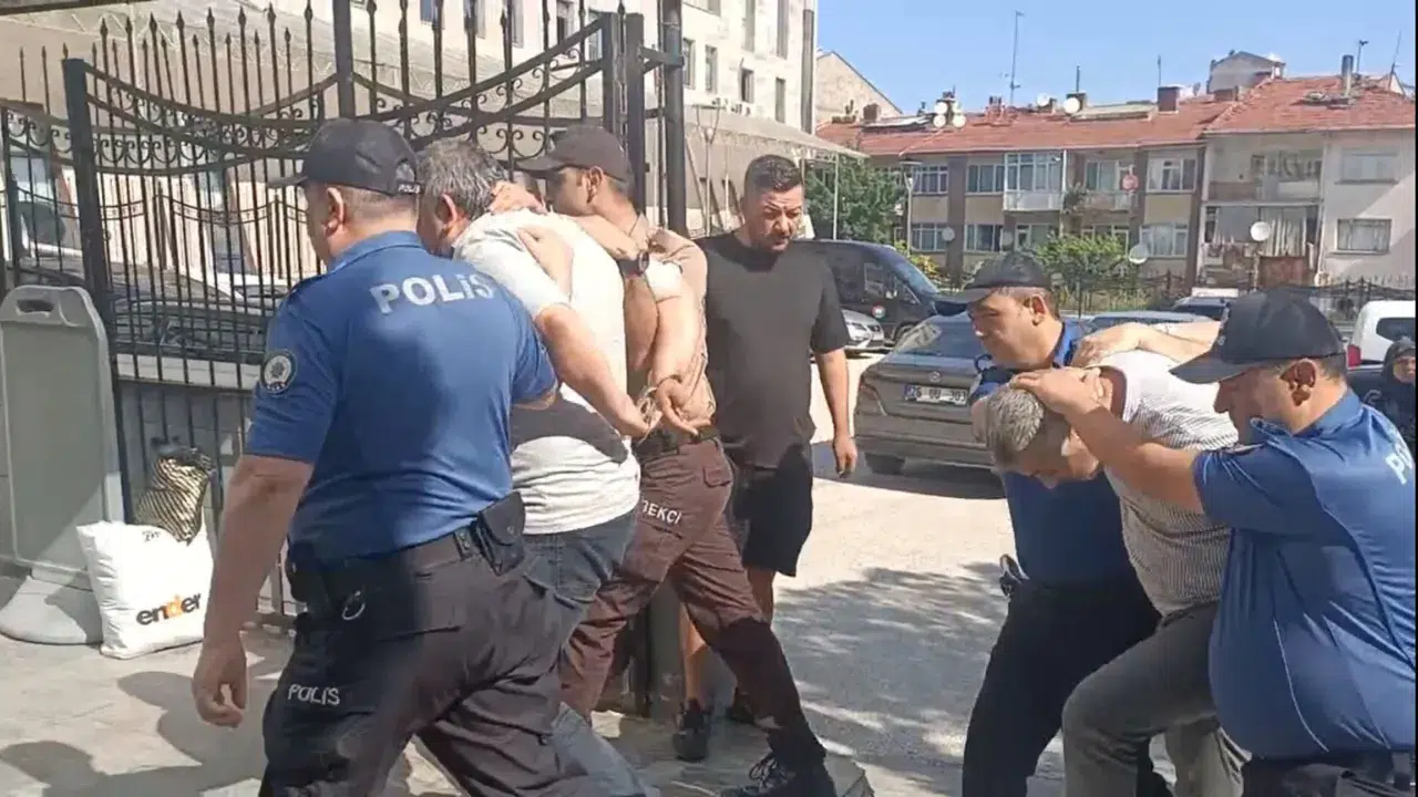 Eskişehir'de okul bekçisini darp eden 2 şahıs tutu