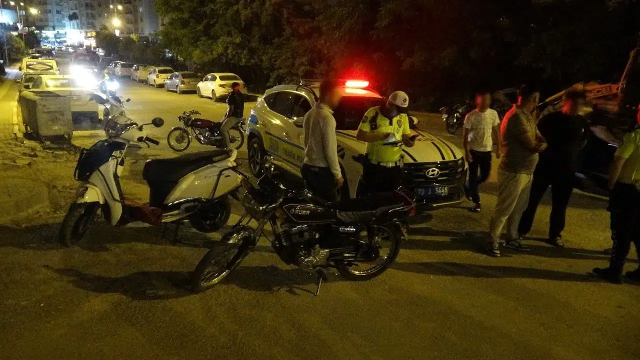 Kilis’te iki motosiklet çarpıştı : 5 kişi yaralandı