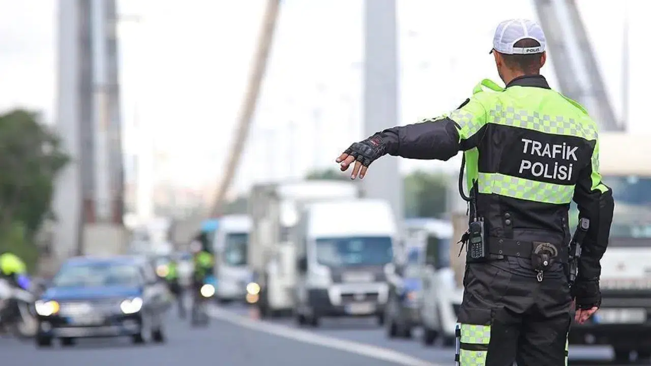 Antalya'da sürücü drift attı : 140 bin lira ceza yazıldı