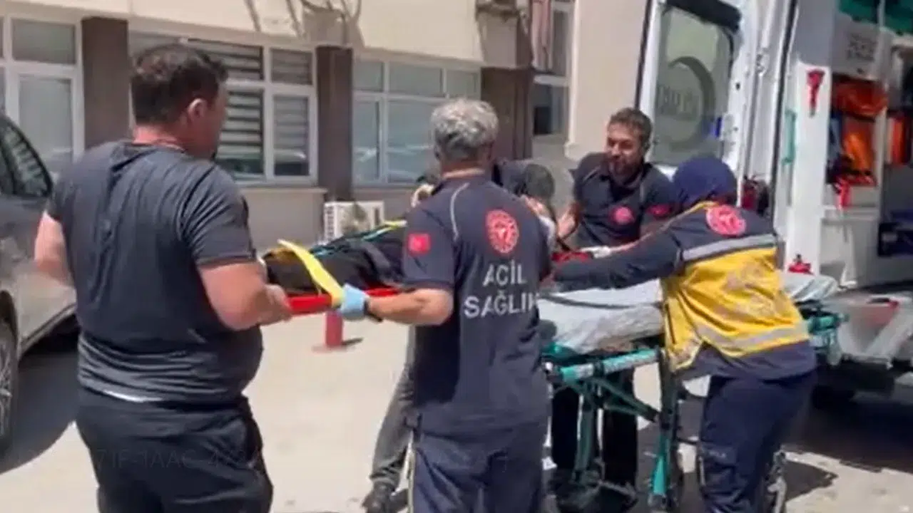 Sinop'ta otomobil kapısına çarpan motosiklet sürücüsü yarala