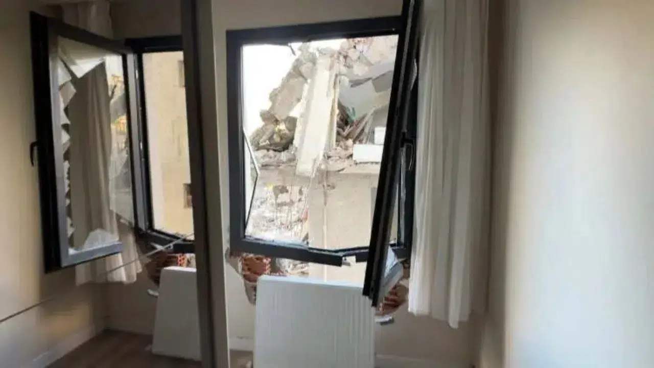 Avcılar'da kentsel dönüşüm kazası : Yıkılan binanın kolonu y