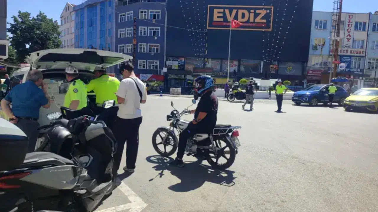 Edirne'de 2 gün üst üste kasksız yakalanan motosik