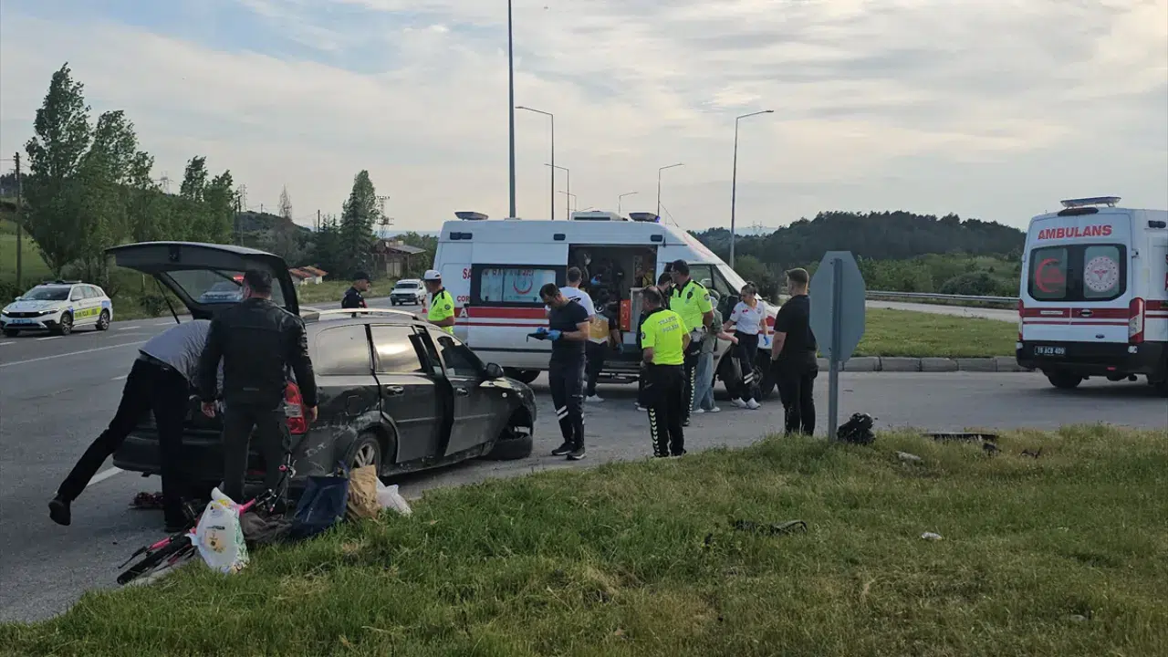 Çorum'da otomobil ile tanker çarpıştı : 4 yaralı