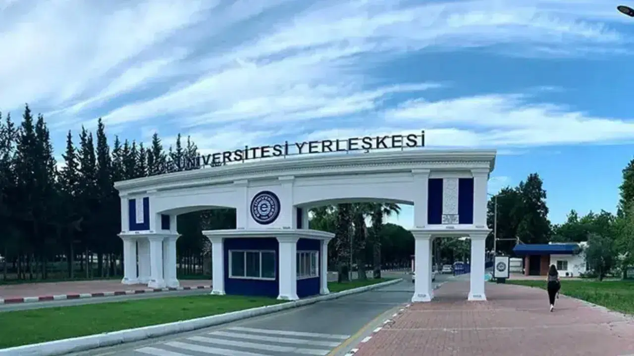 Ege Üniversitesi'ne yolsuzluk operasyonu : 45 şüph