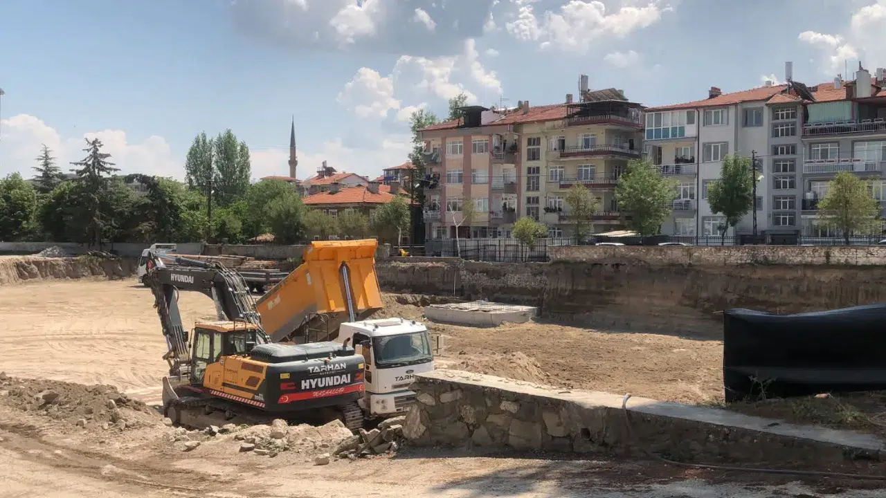Isparta'da göçük : İşçi yaralandı