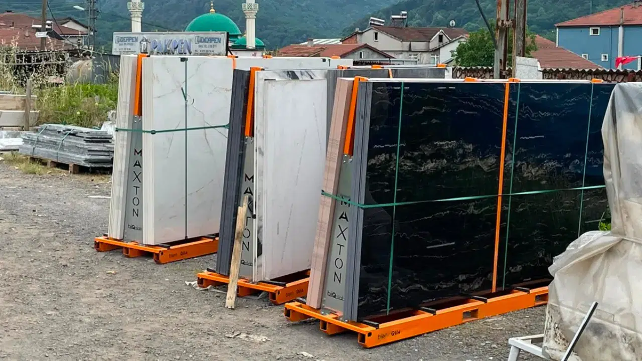 Zonguldak'ta iş kazası : Mermer blokların arasında kalan işçi ağır yaralandı