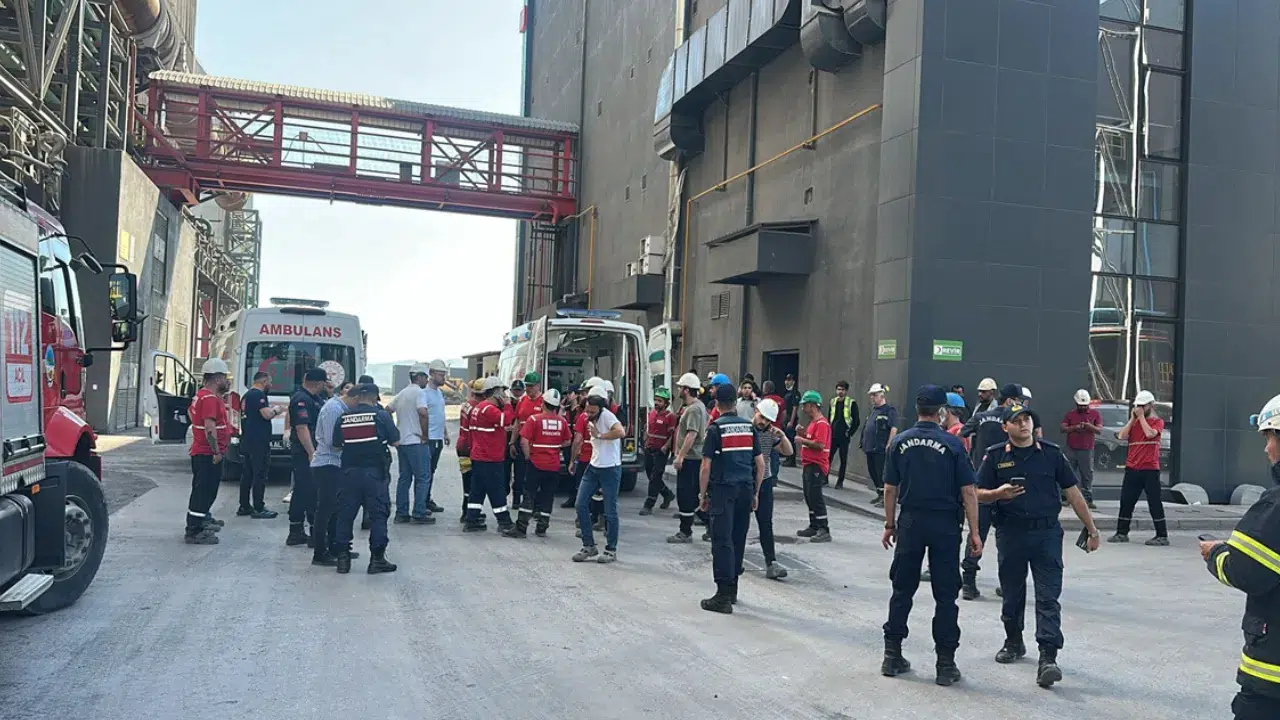 Bilecik'te çelik fabrikasında patlama : 3 işçi yaralandı