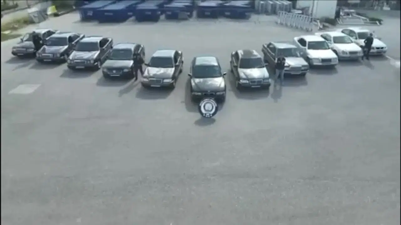 Denizli'de kazalı lüks araçlara 'change' operasyonu : 3 tutu
