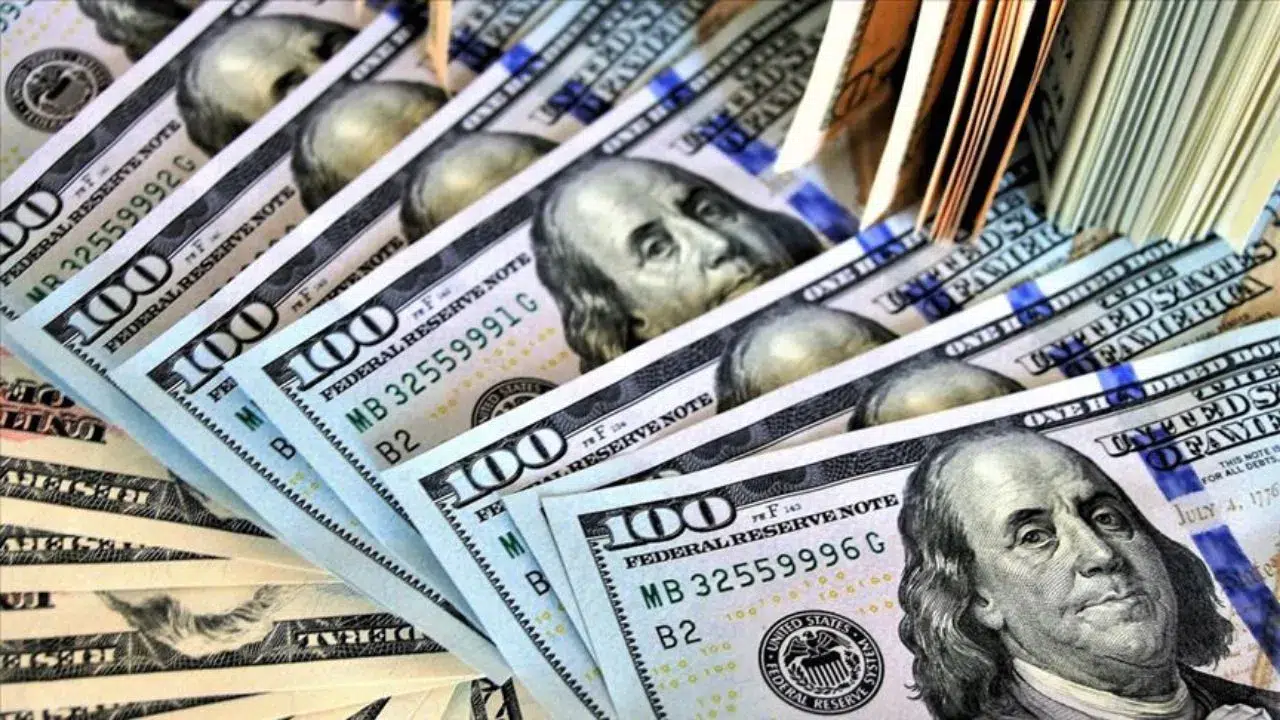 Serbest piyasada Dolar ve Euro güne hafif yüksek başladı