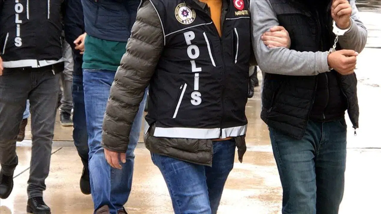 İstanbul merkezli uyuşturucu operasyonunda 95 şüpheli gözalt