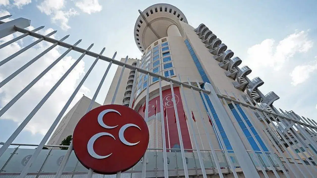 MHP'de 3 il teşkilatı daha feshedildi : Toplam sayı 18'e yük