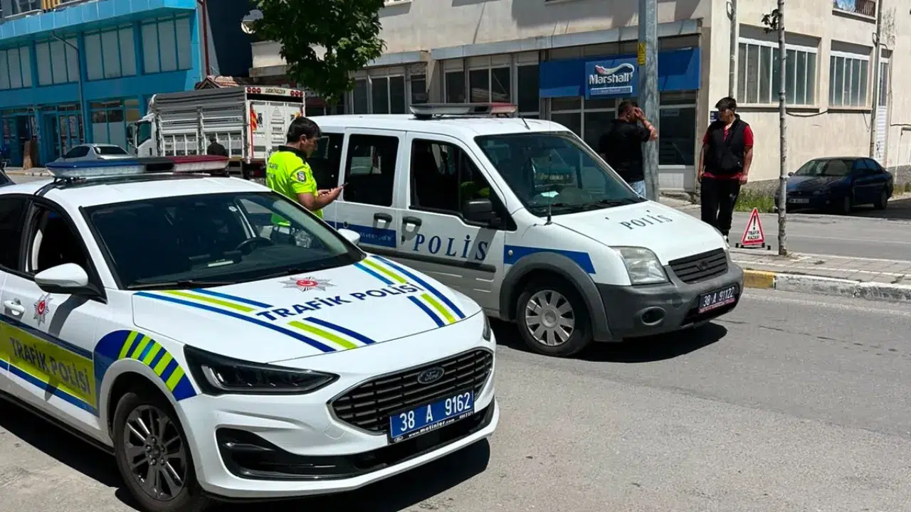 Kayseri'de motosiklet kazası : Sürücü ağır yaralandı