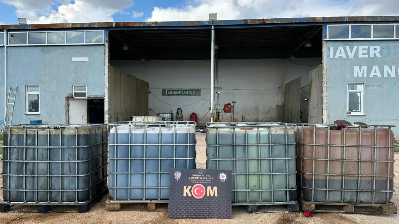 Eskişehir'de kaçakçılık : 23 bin litre kaçak akaryakıt ele g