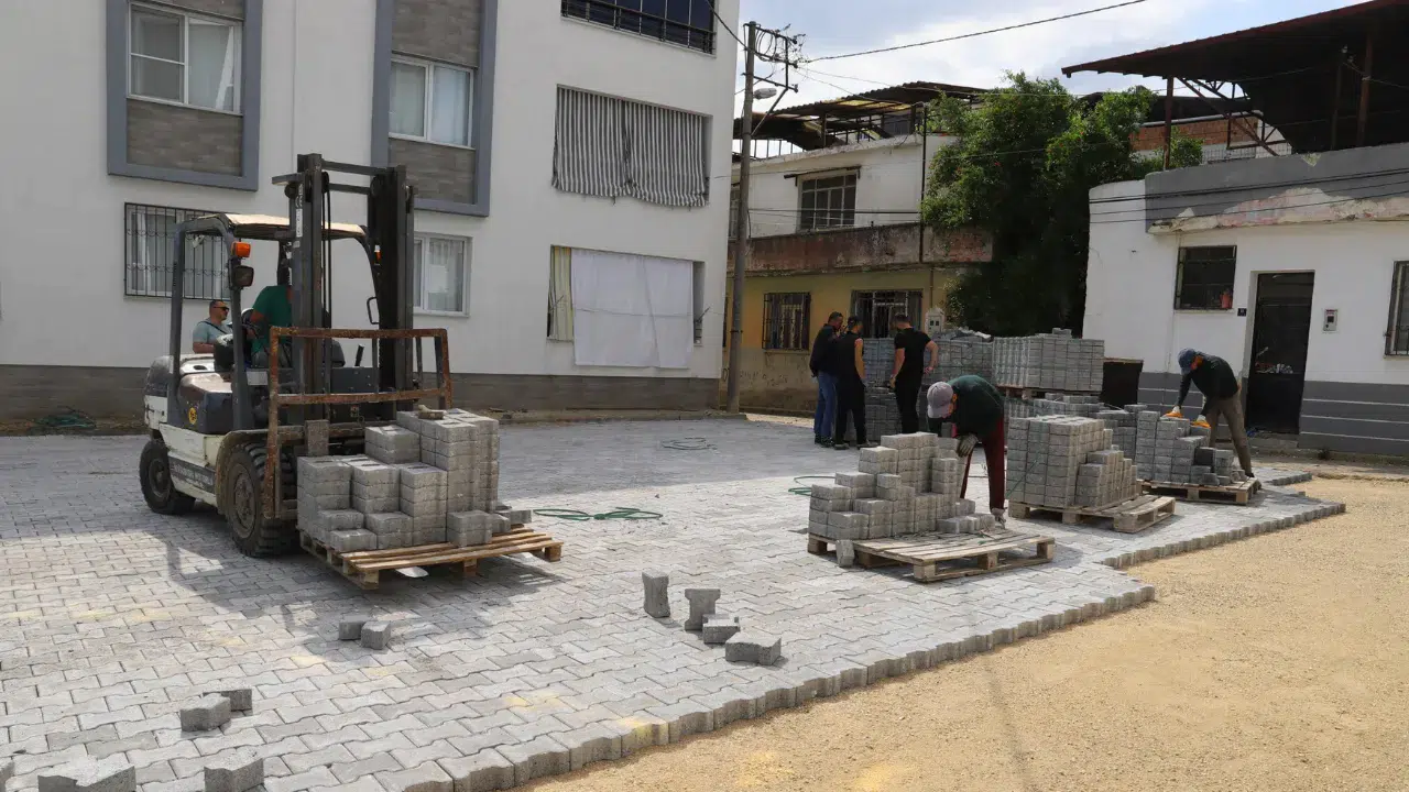Aydın Nazilli'de yol bakım çalışmaları başlatıldı