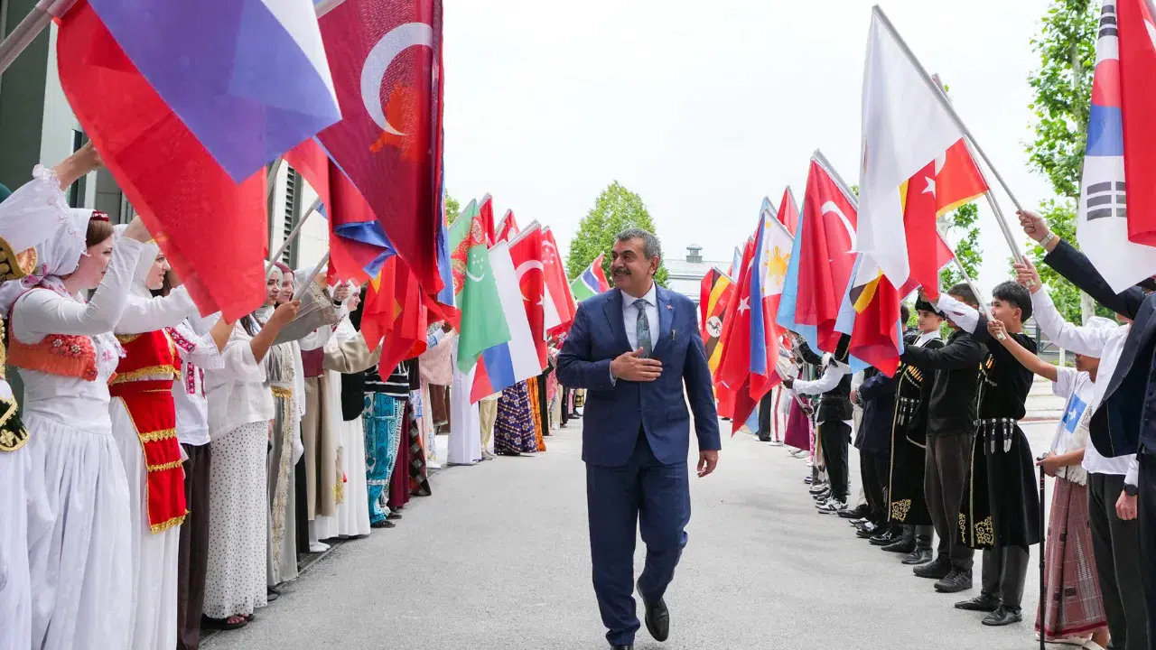 'Bugünkü özgürlük ortamı gözyaşlarıyla kazanıldı'