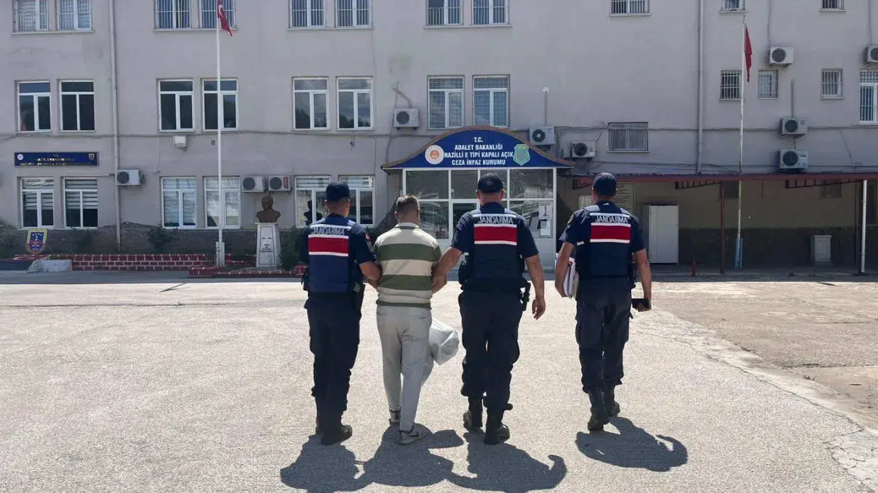 Aydın'da jandarmadan operasyon : Aranan 2 şahıs yakalandı