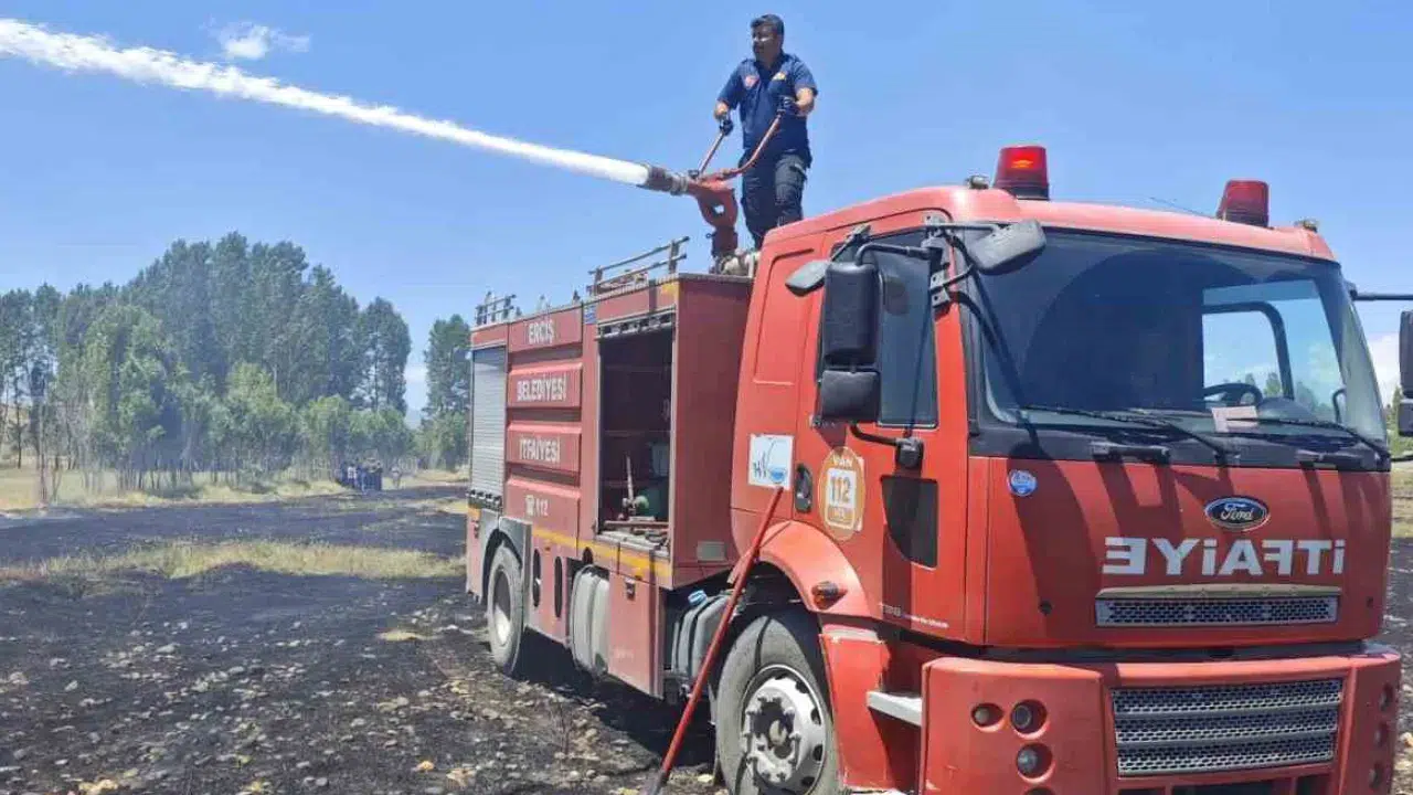 Van Erciş'te iş yerinde yangın