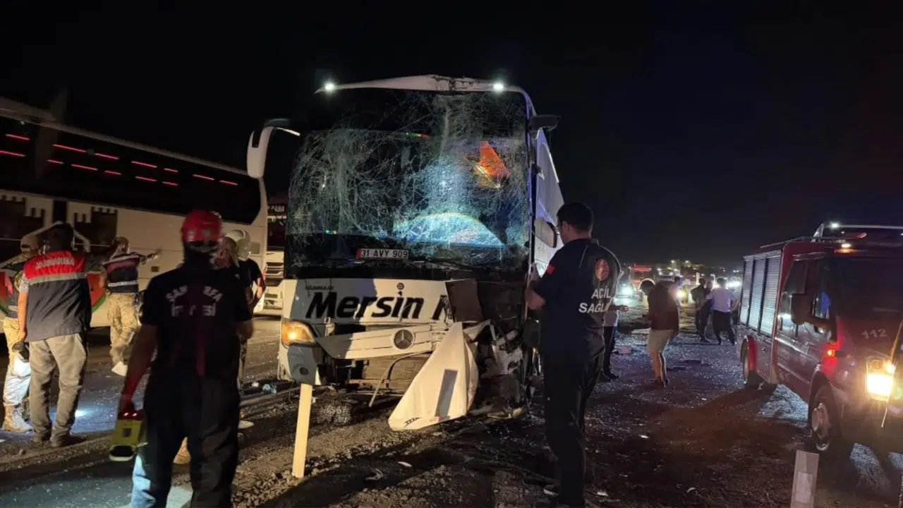 Şanlıurfa’da 2 yolcu otobüsü çarpıştı : 13 yaralı