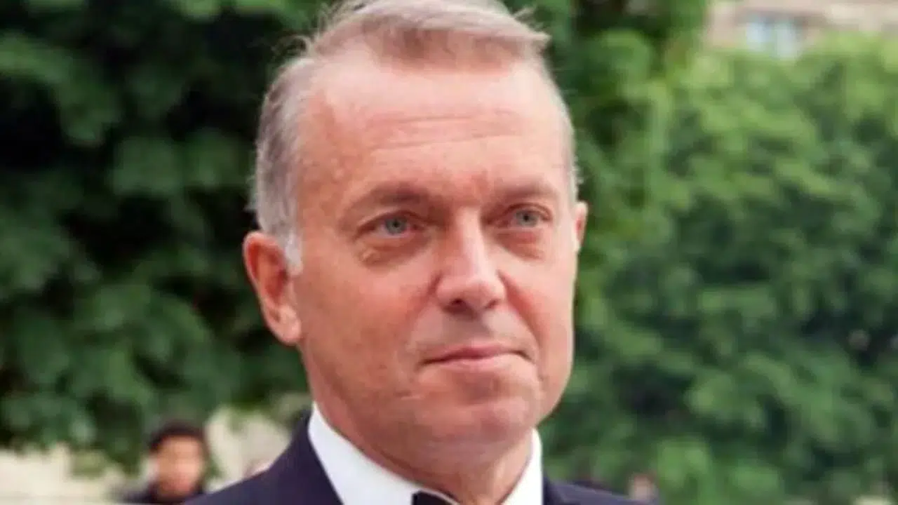 Türkiye'nin Medya ve Siyaset Dünyasında Cem Uzan Kimdir ve Nerelidir?