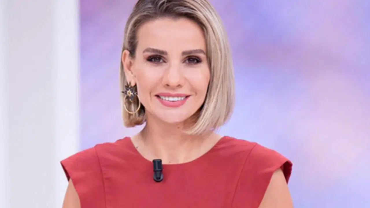 Esra Erol Kimdir? Esra Erol'un Yaşı ve Evliliği Hakkında Bilgiler