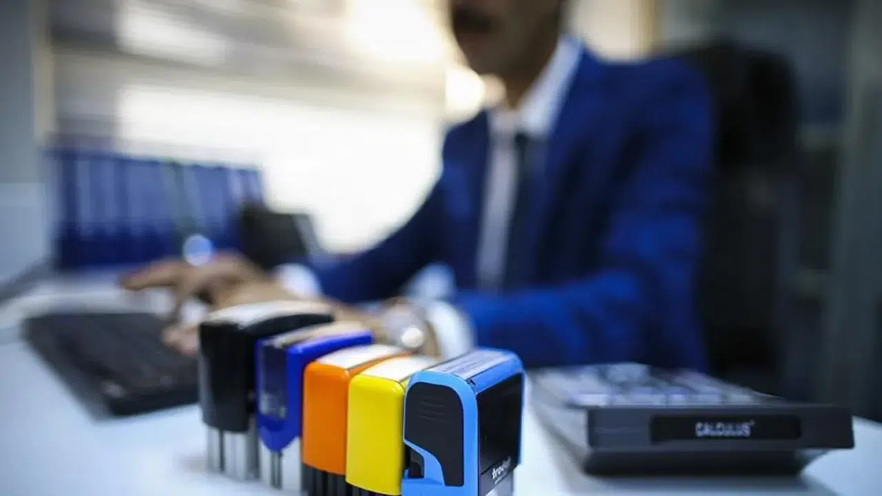 Rüşvet Suçundan Memuriyeti sona ermiş kişilerin memnu hakların iadesi durumunda yeniden memur olma ihtimalleri nedir?